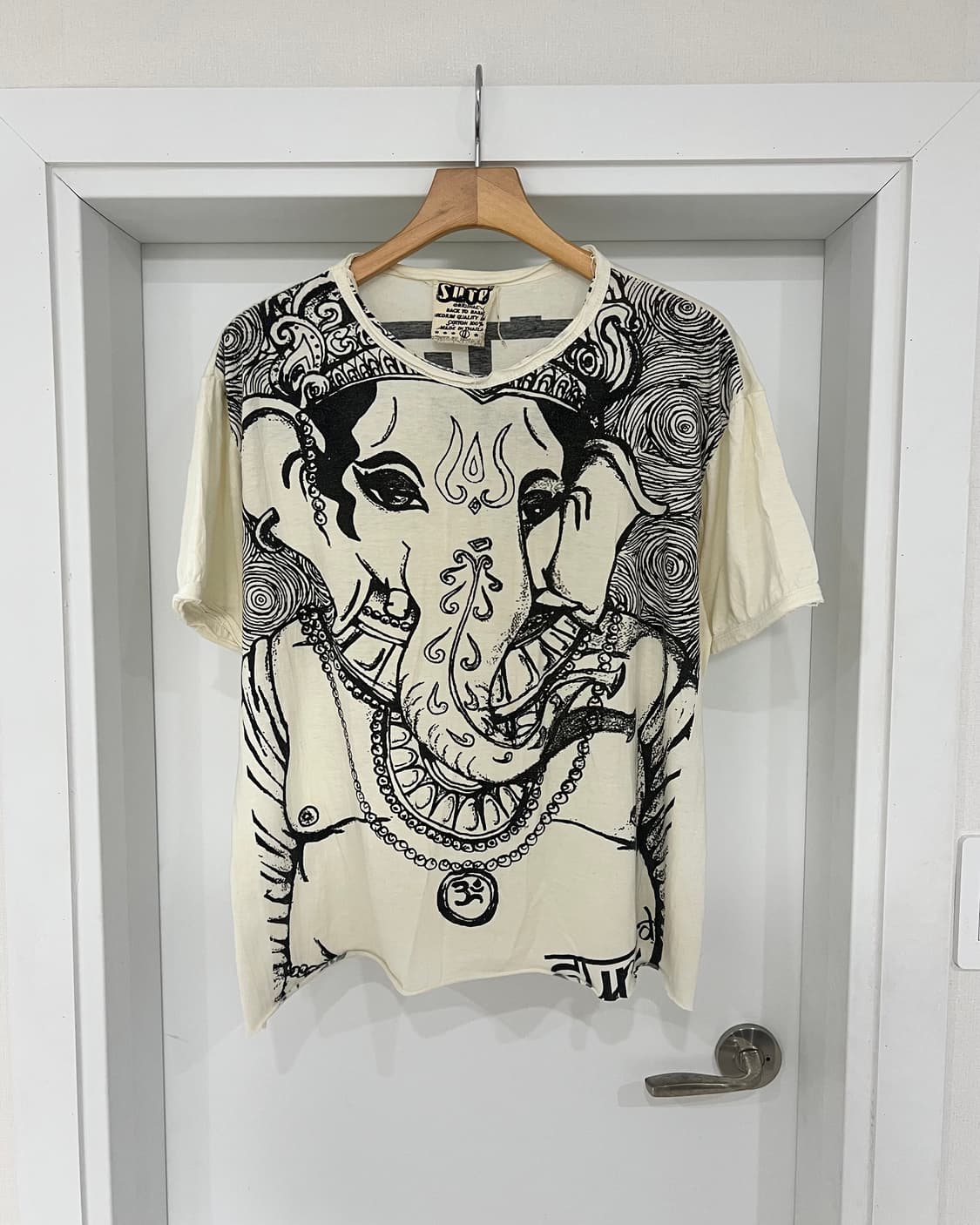 가네샤 빈티지 에스닉 반팔티 상품이미지3