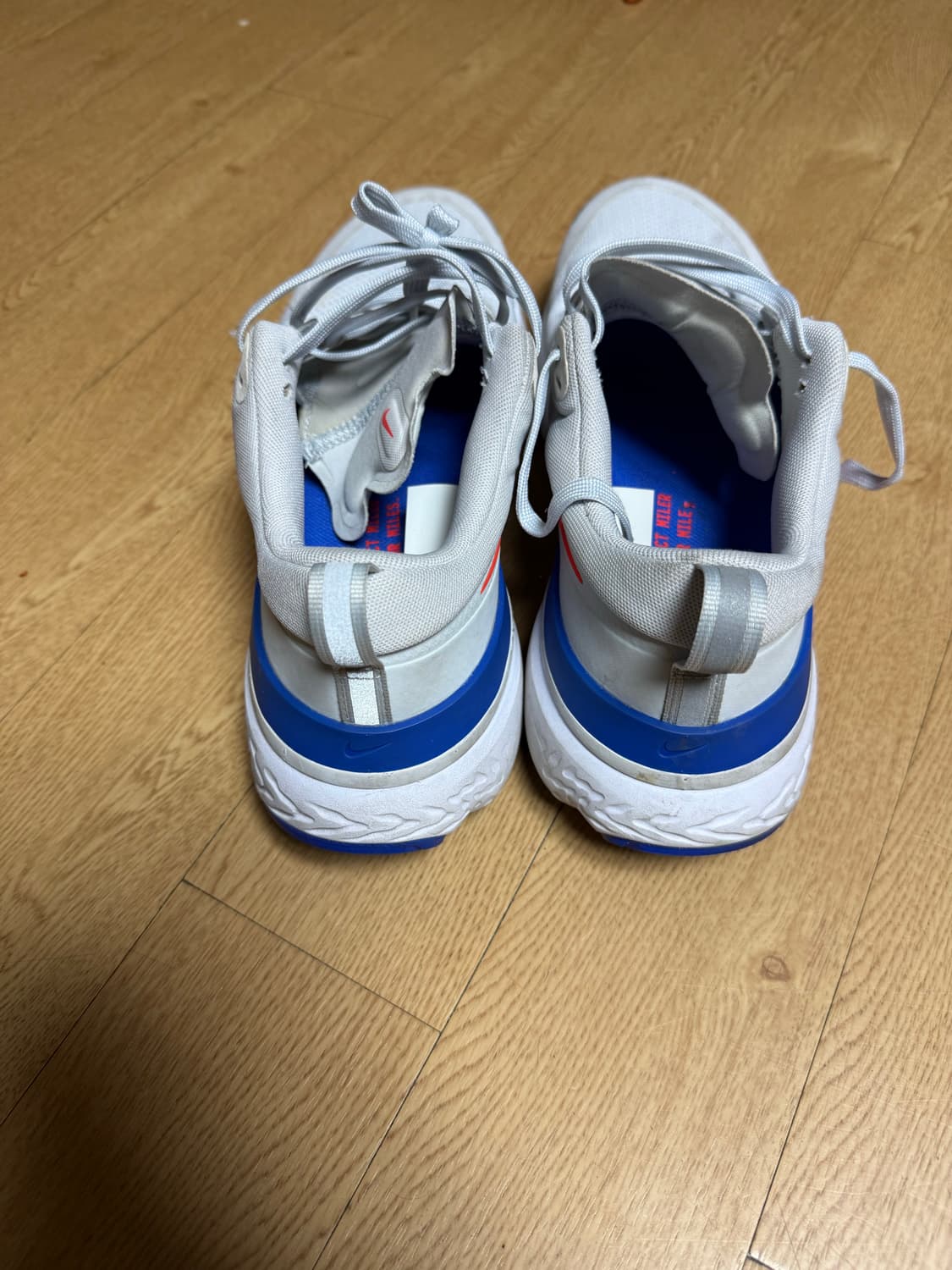 나이키 리엑트 밀러 런닝화 상품이미지3