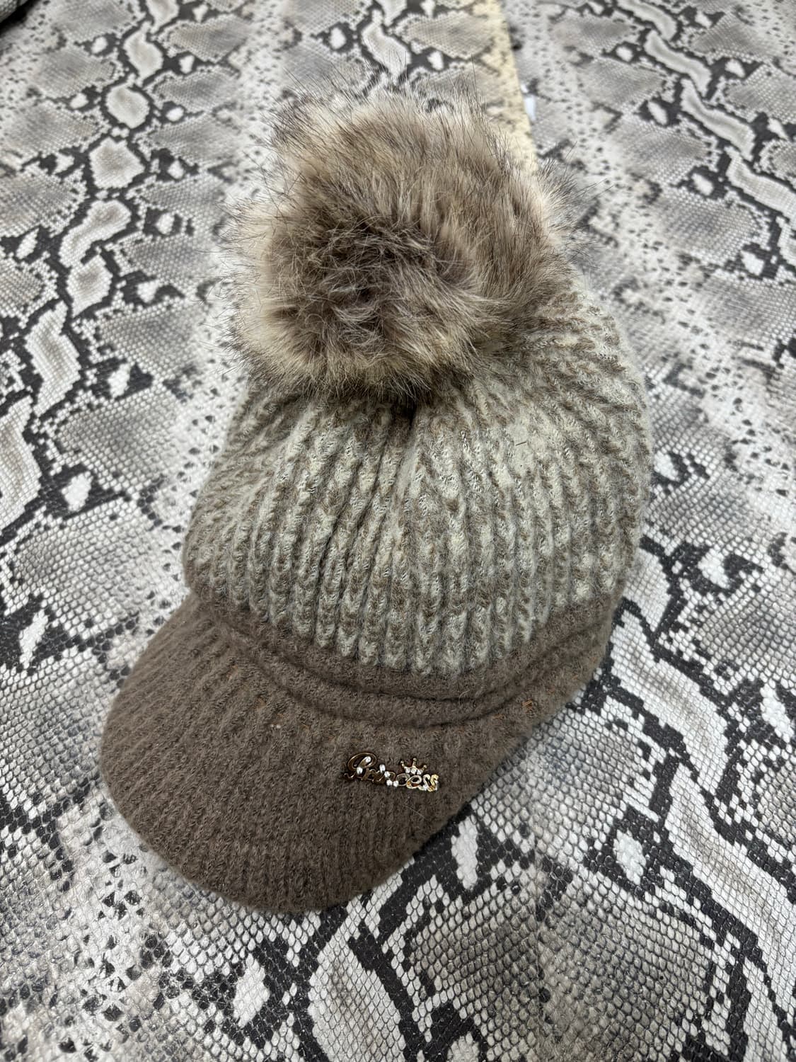 Fur Detail Knit Cap 상품이미지1