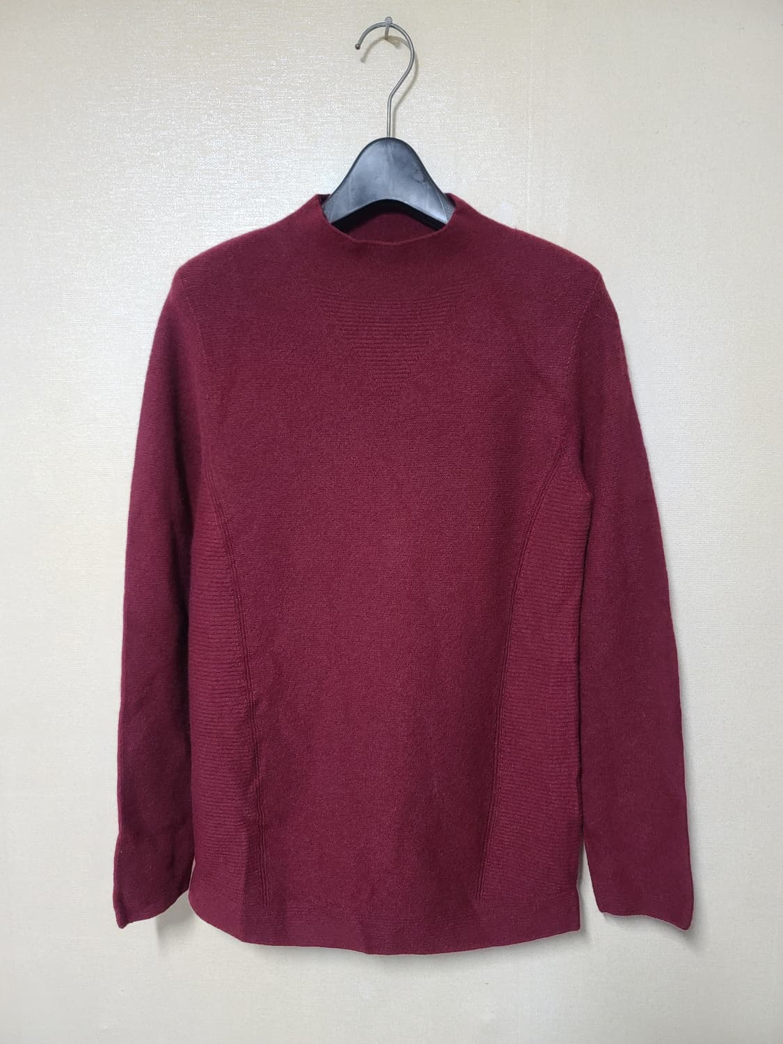 더아이잗 홀가먼트 하프넥 니트 상품이미지1