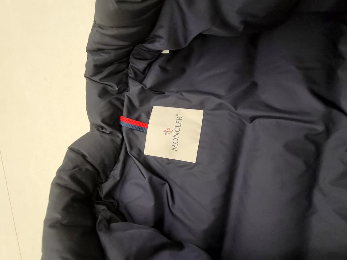 [미사용 새상품] 몽클레어 패딩 1사이즈 95 상품이미지1