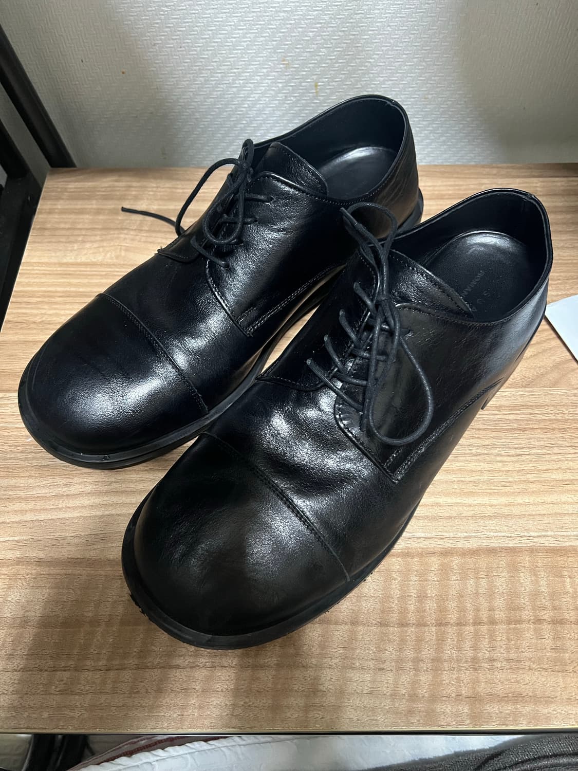 [280] 수아레 X 로맨틱무브 슬랩스틱 더비 슈즈 블랙 상품이미지4