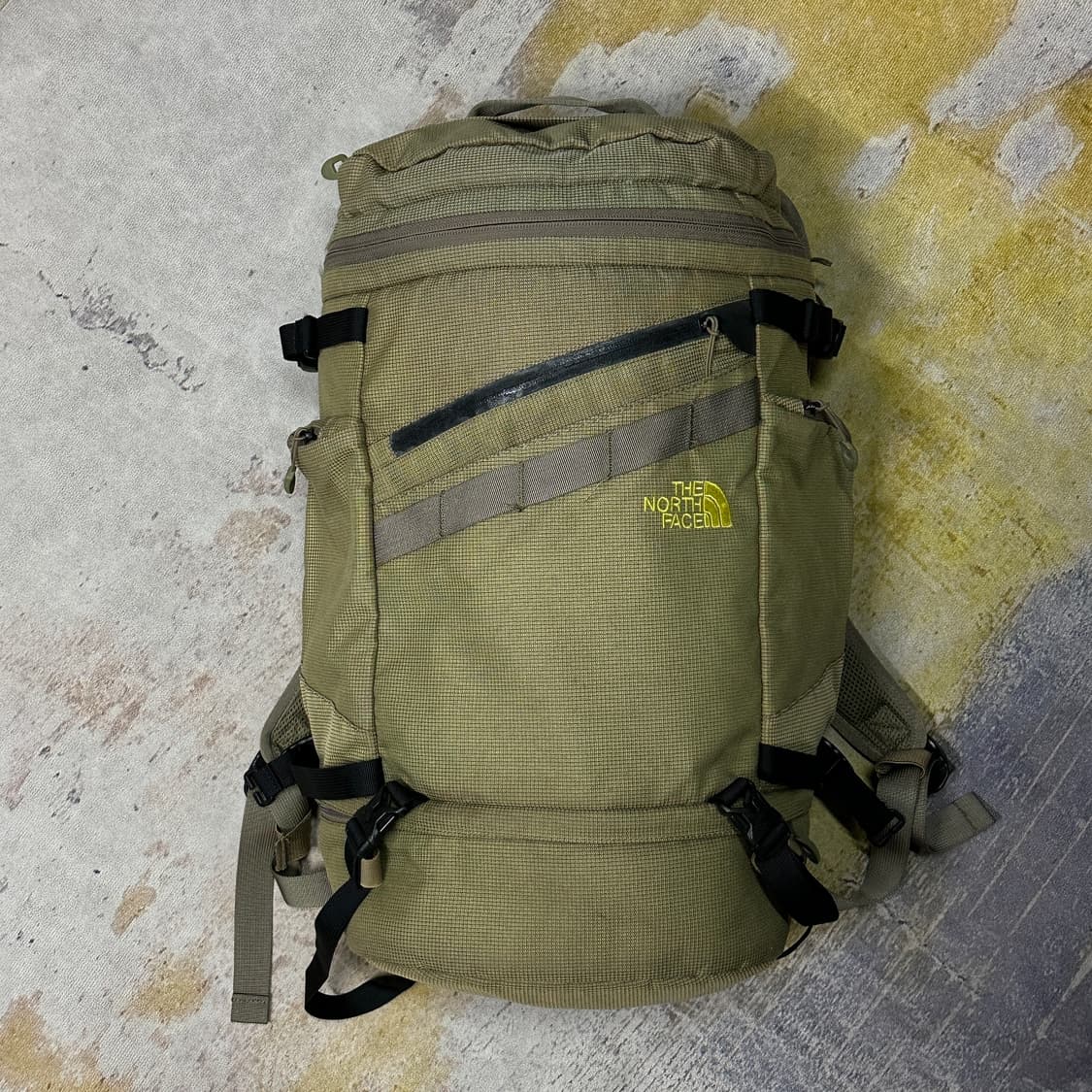 노페 원형 백팩 30L 상품이미지2