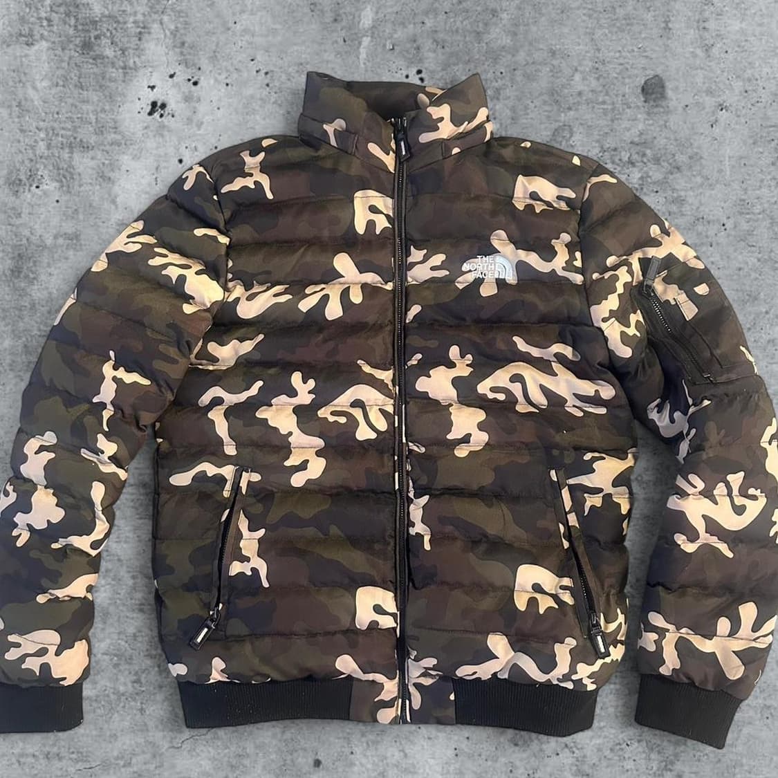 레어 노스페이스 카모 후드 패딩 상품이미지2