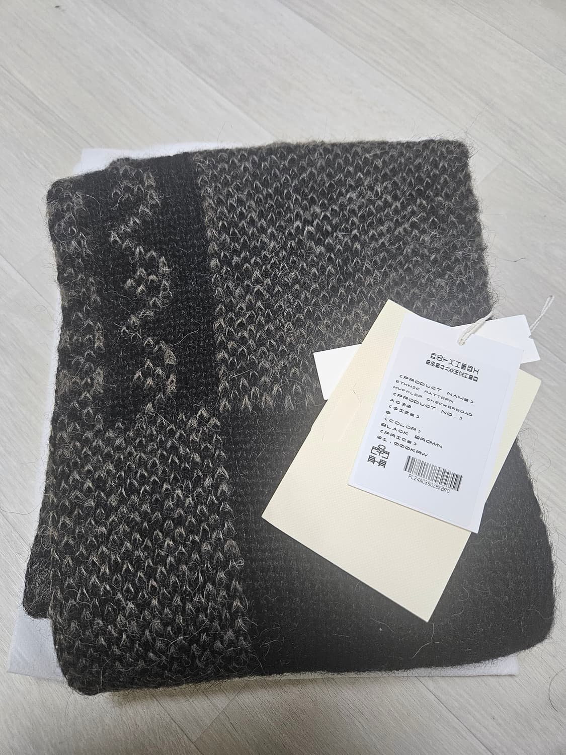 폴리테루 에스닉 패턴 머플러 블랙브라운 상품이미지1