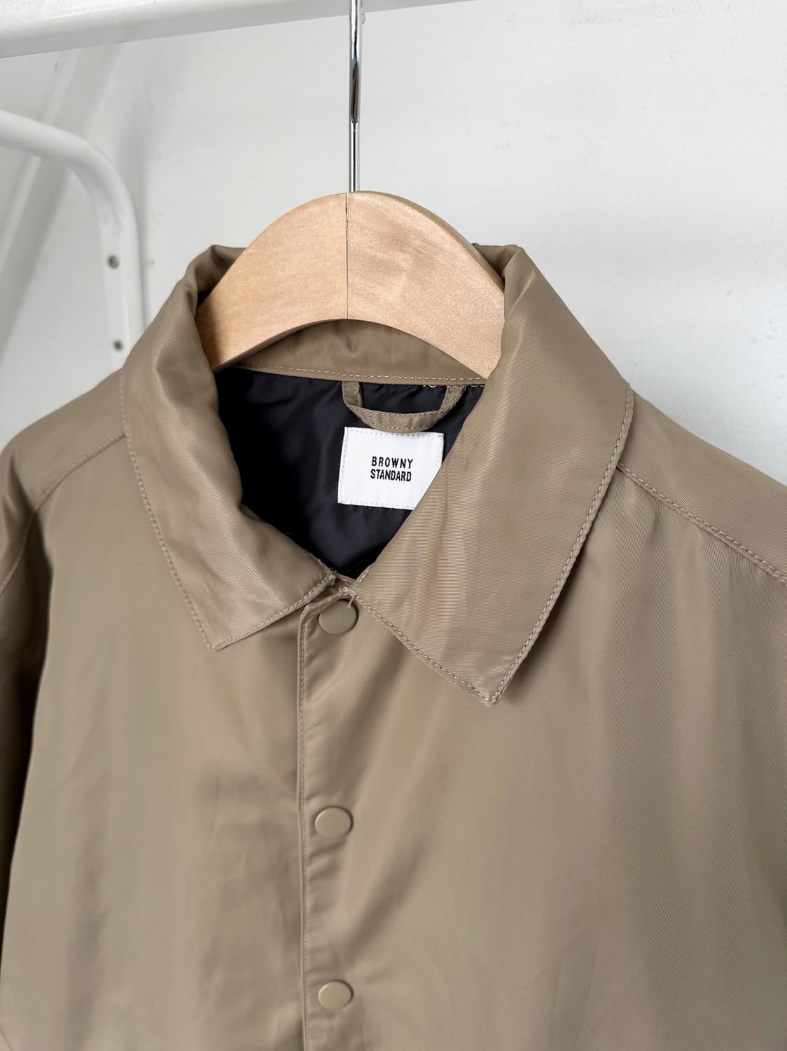 Matt nylon loose coach jacket 상품이미지2