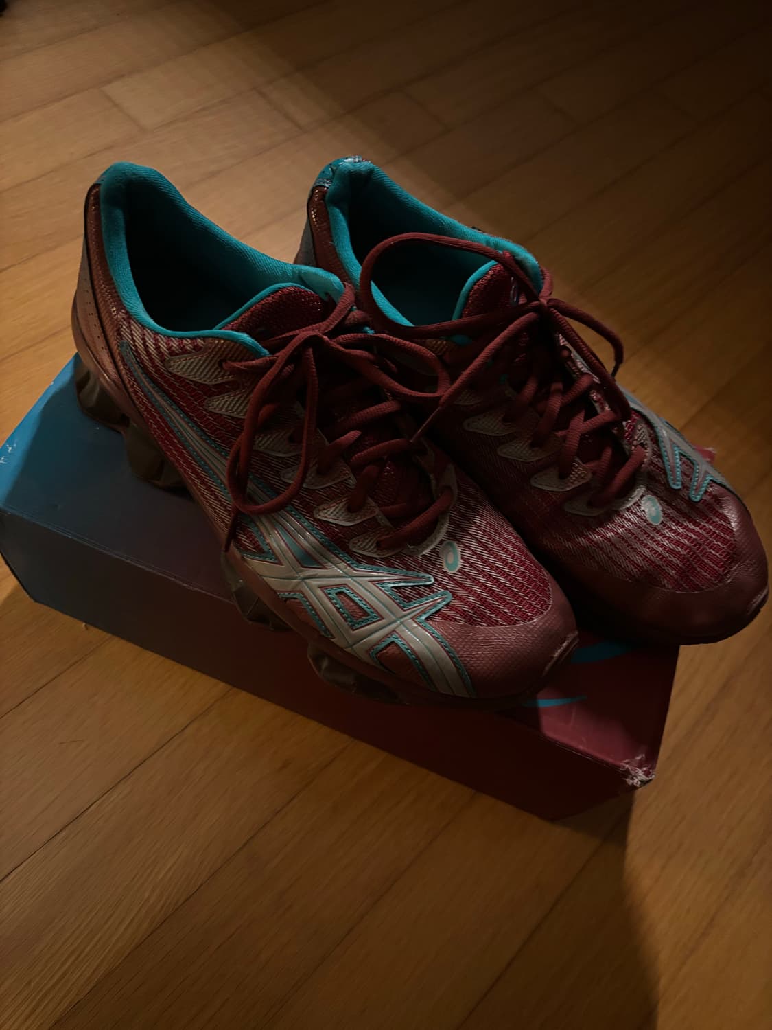 아식스 키코 코스타디노브 젤 퀀텀 레비트렉 파이어드 브릭 (285) 상품이미지1