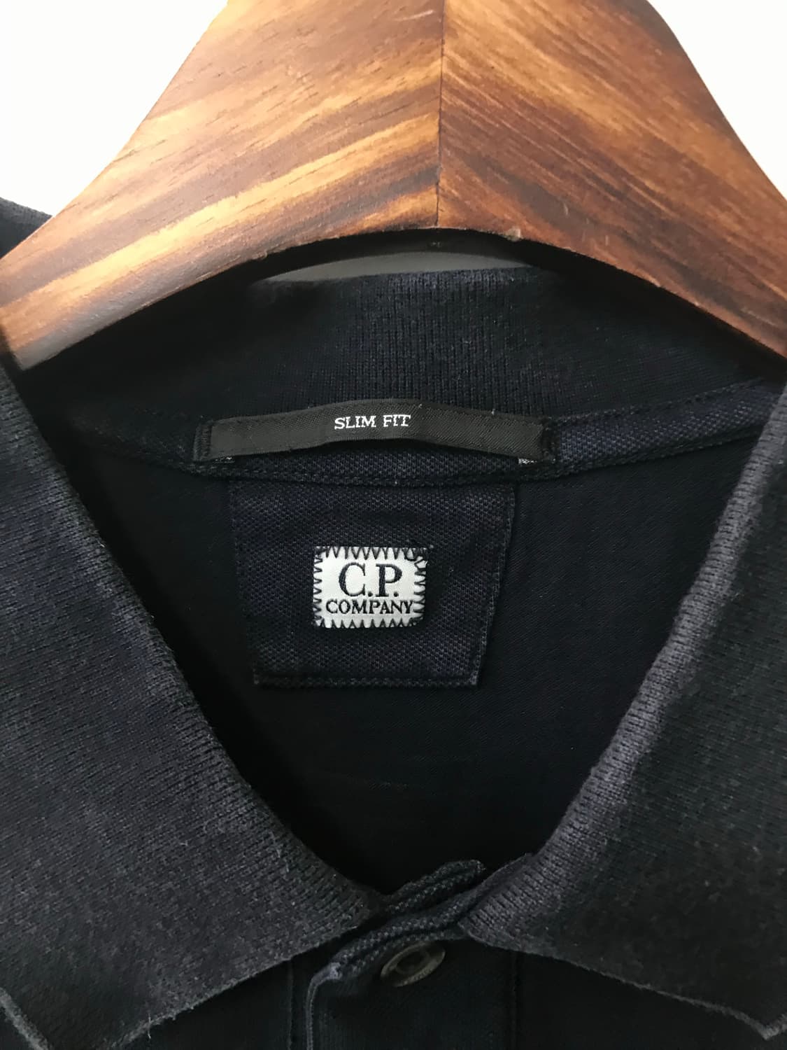 Cp컴퍼니 자수로고 블랙 피케 반팔 카라 티셔츠 상품이미지5