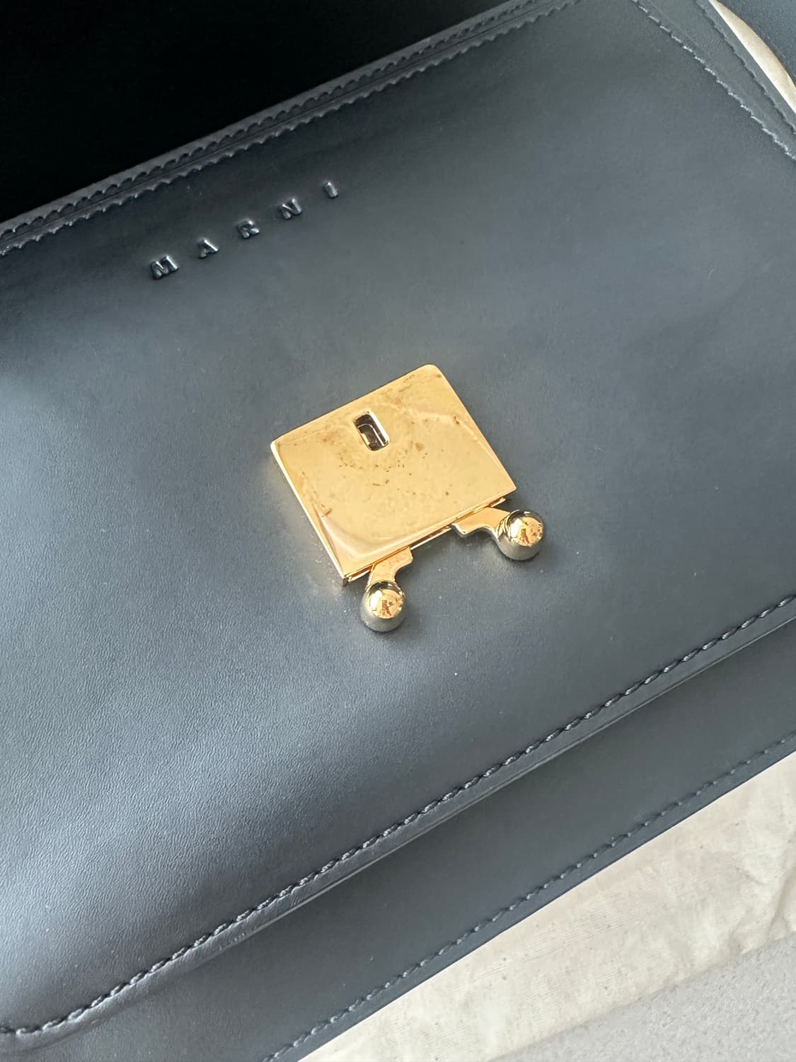 마르니 트렁크백 미디움 블랙 카프 스킨 상품이미지7