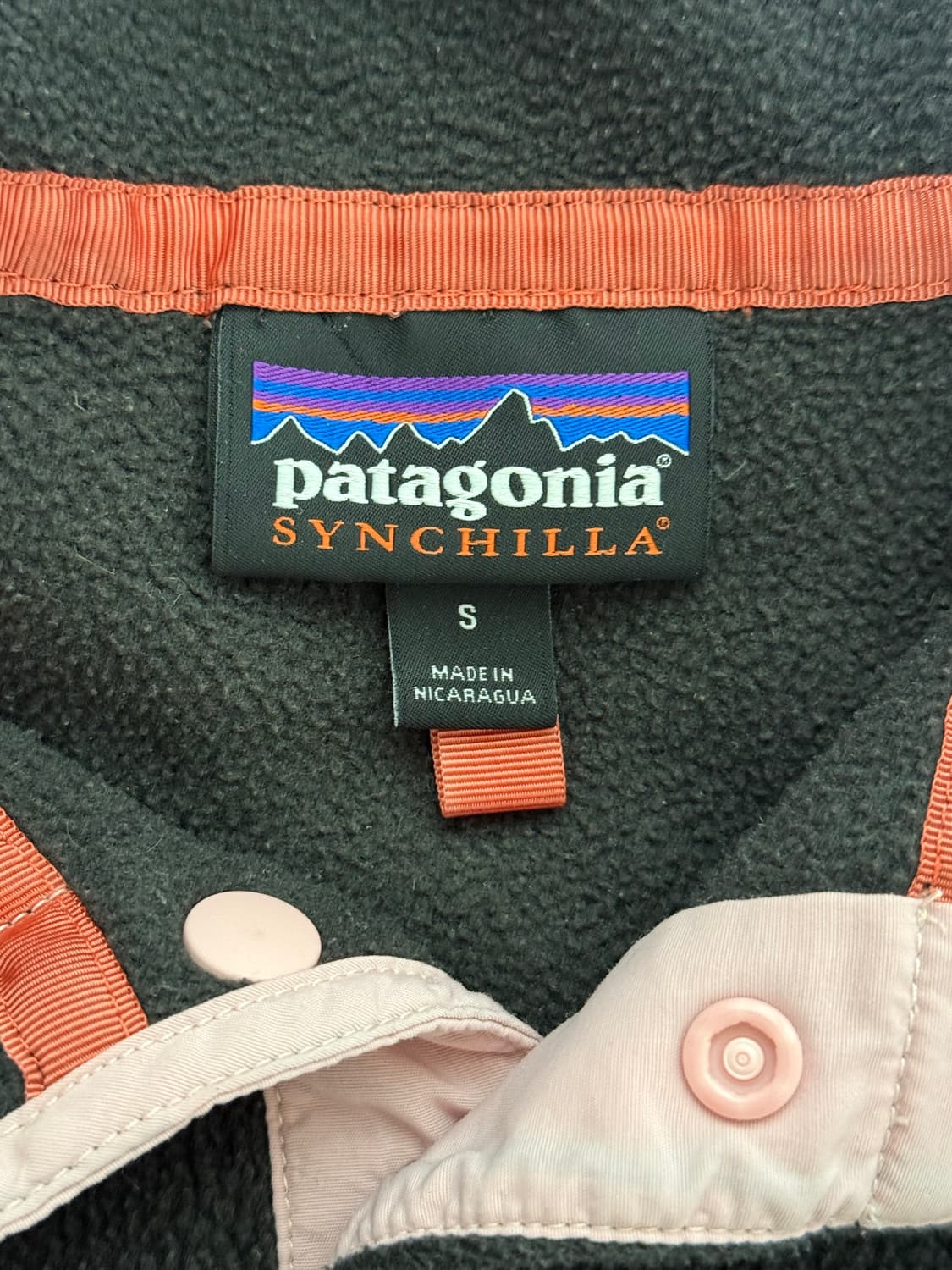 파타고니아 신칠라 스냅-T 블랙 핑크 S사이즈 상품이미지2