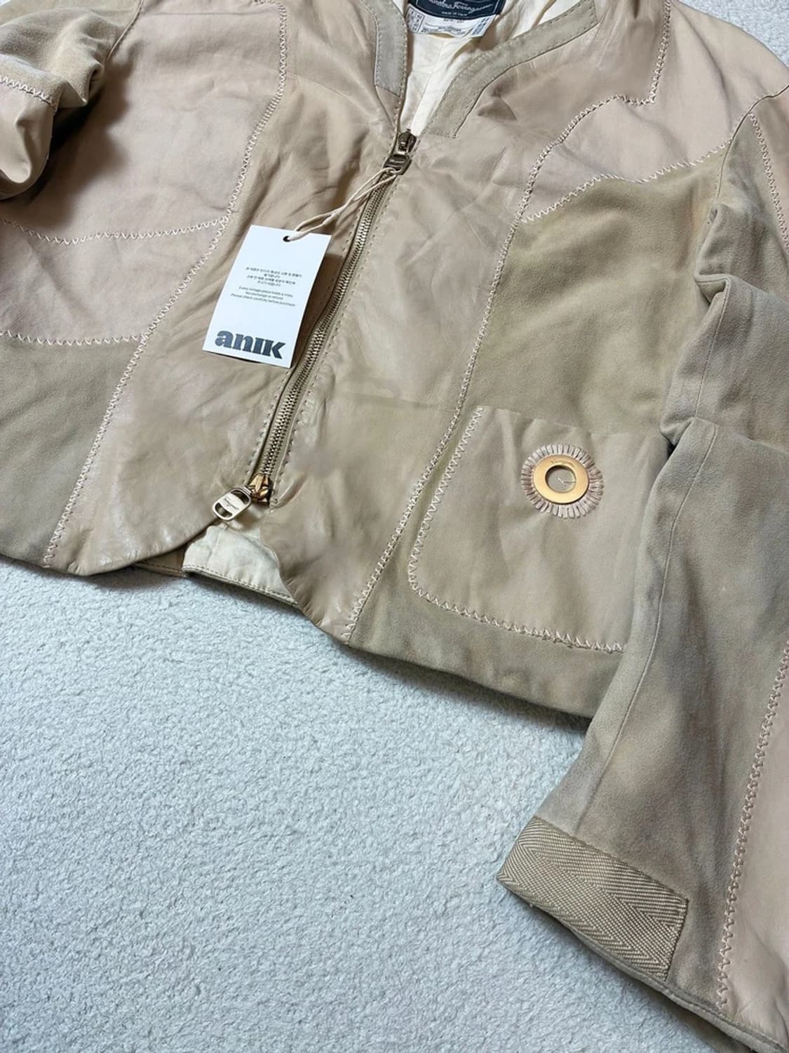 페라가모 90's 크롭 논카라 양가죽 자켓 PN7528 상품이미지3