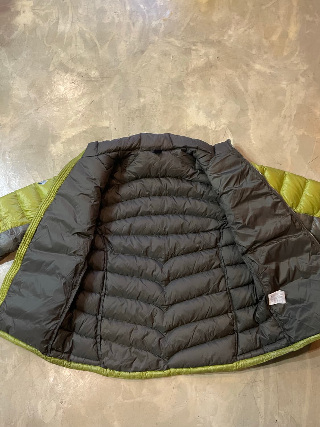 몽벨 구스다운 경량패딩 XL 상품이미지6