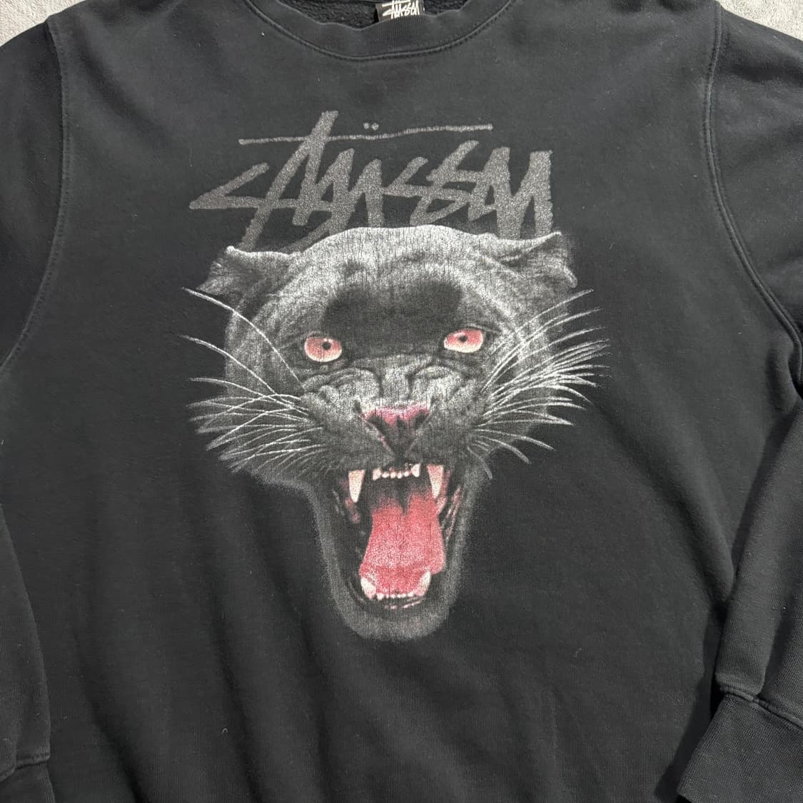 스투시 블랙팬서 맨투맨  상품이미지2