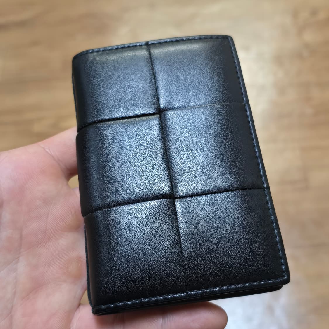 보테가베네타 카세트 맥시 플랩 오거나이저 카드지갑 상품이미지1