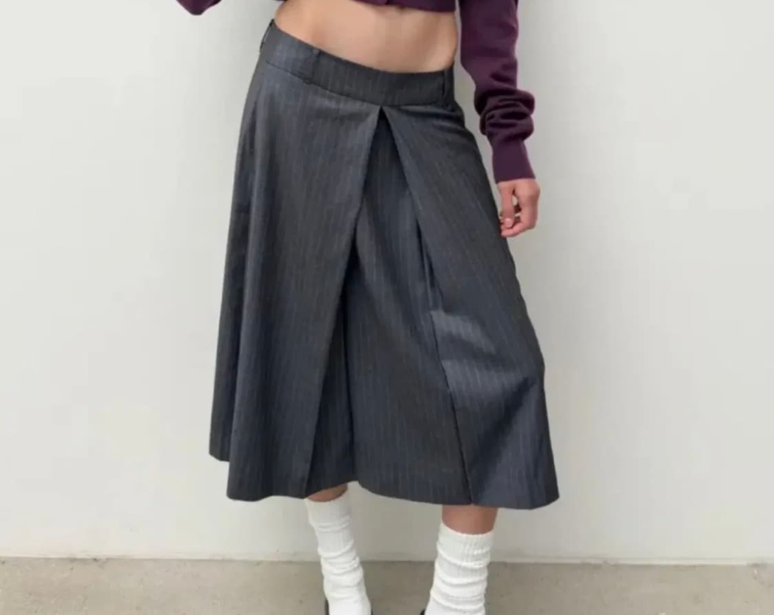 새상품)다이애그널 미디스커트 상품이미지1