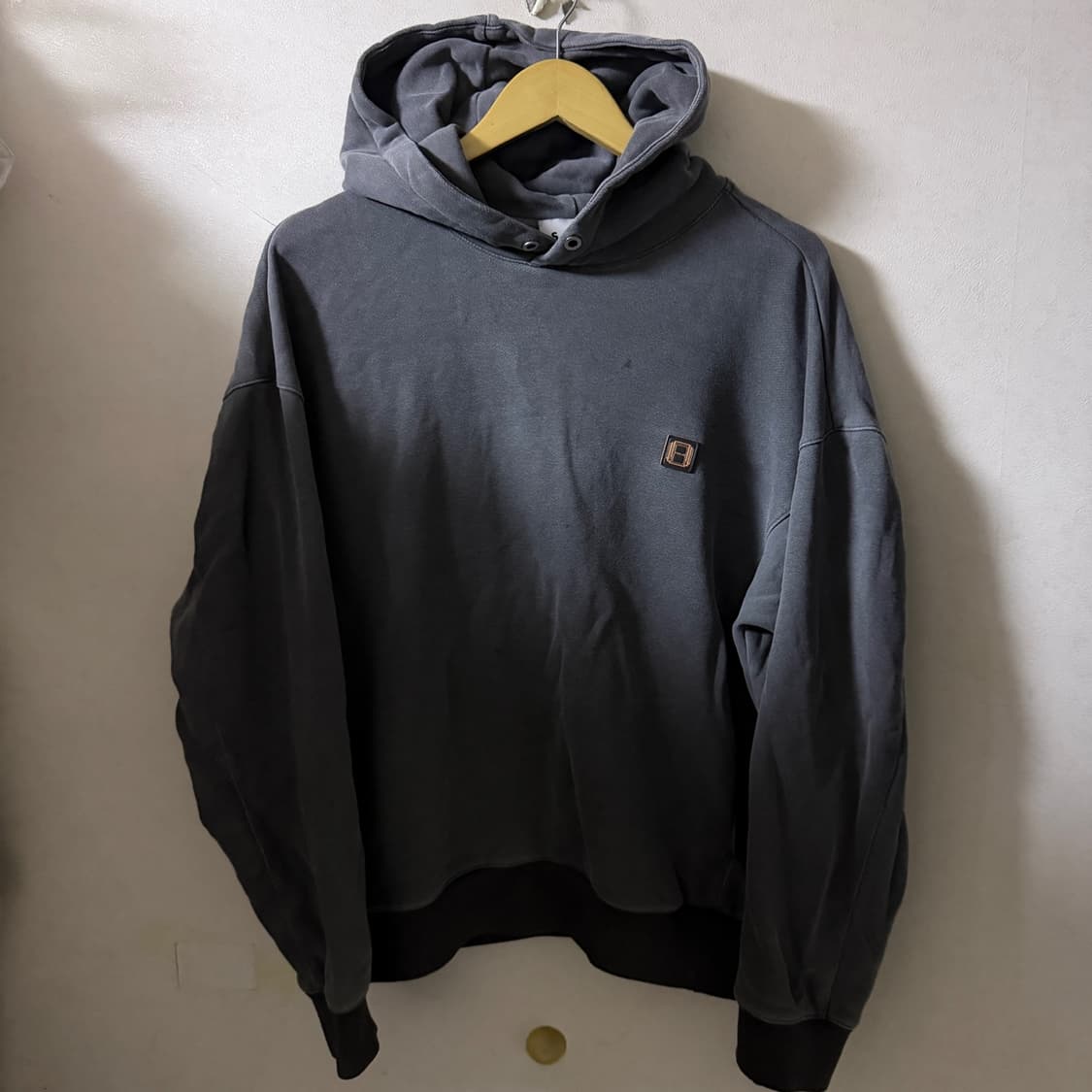 솔리드옴므 빽로고 후드 티셔츠 48 (남성 105까지) 상품이미지1