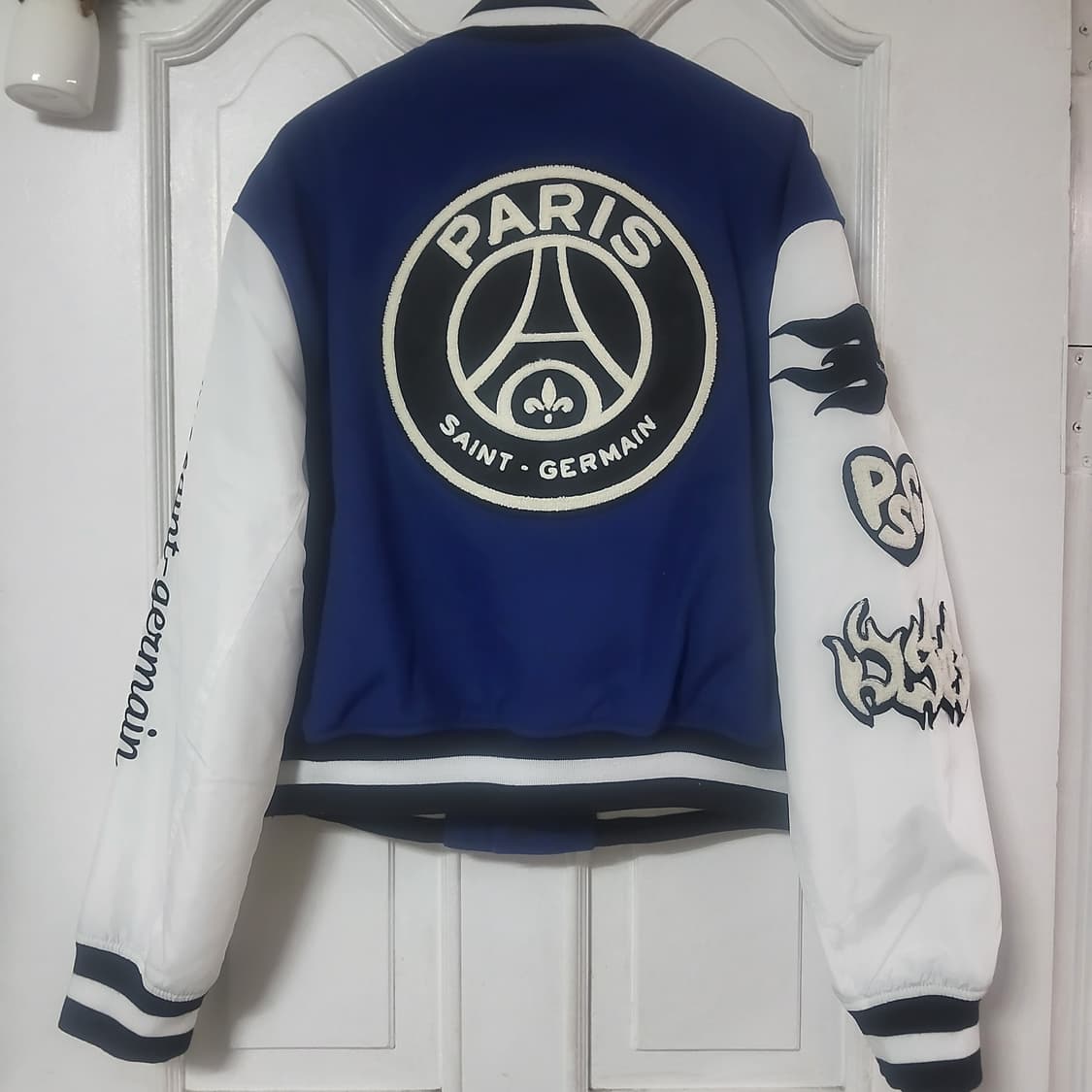 새상품 파리생제르망 스타디움 자켓 바시티 숏 상품이미지4