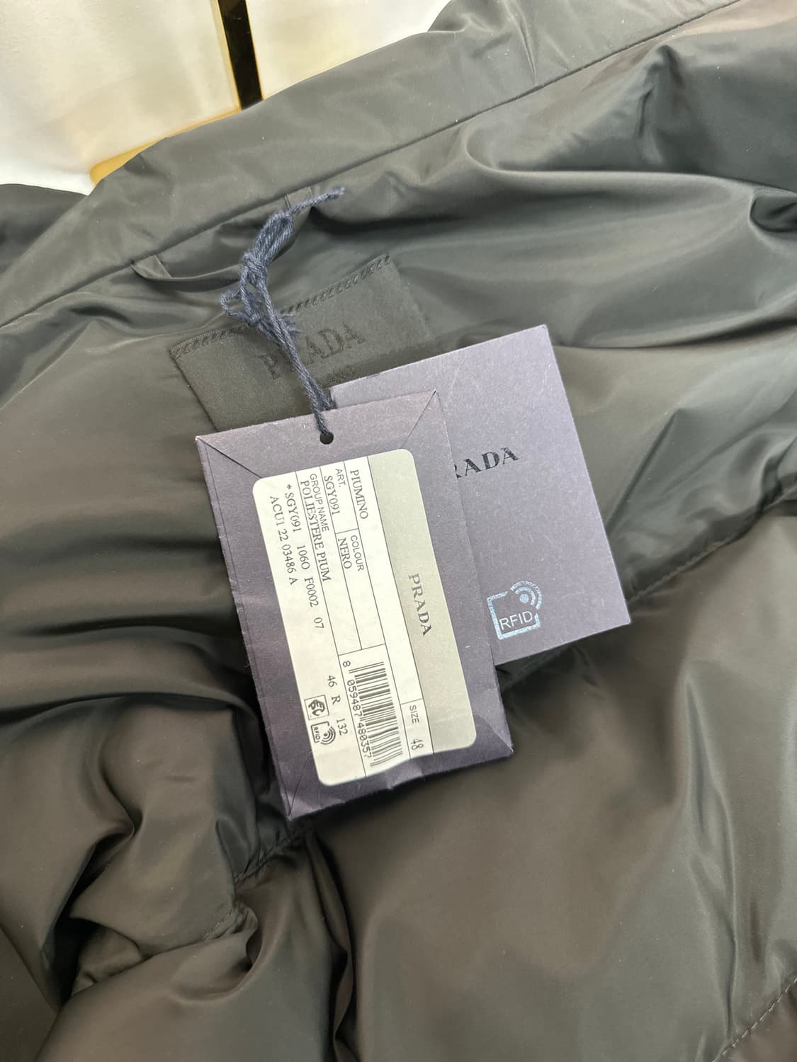 [48/새상품급] 프라다 트라리앵글 로고 다운패딩 블랙 상품이미지8