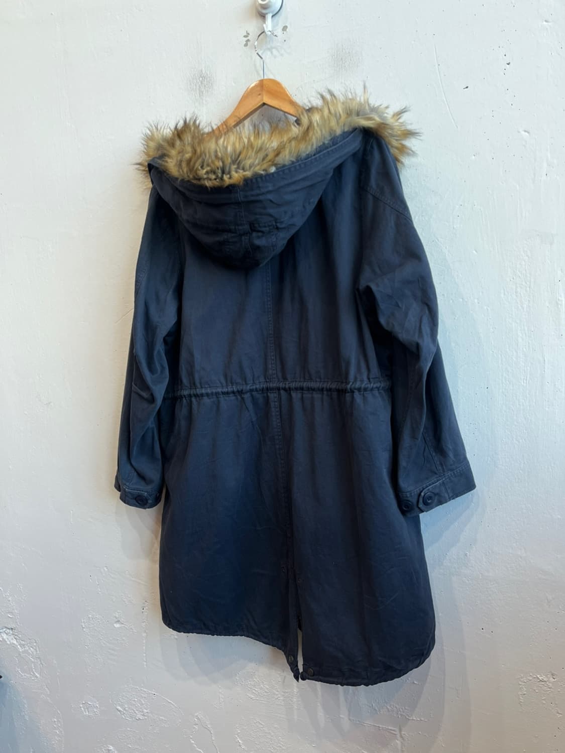 TITICACA 티티카카 에스닉 피쉬테일 파카 네이비  상품이미지2