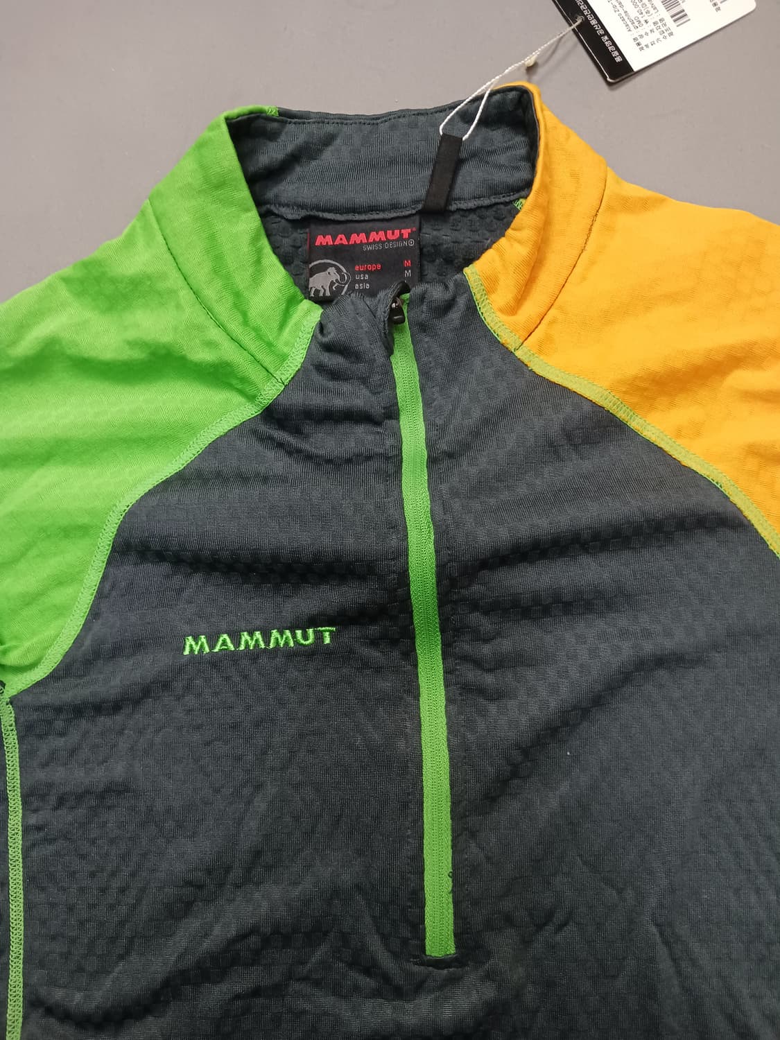 새상품 [L] 마무트 아타카조 폴라텍 집업 티셔츠 기능성 상품이미지2