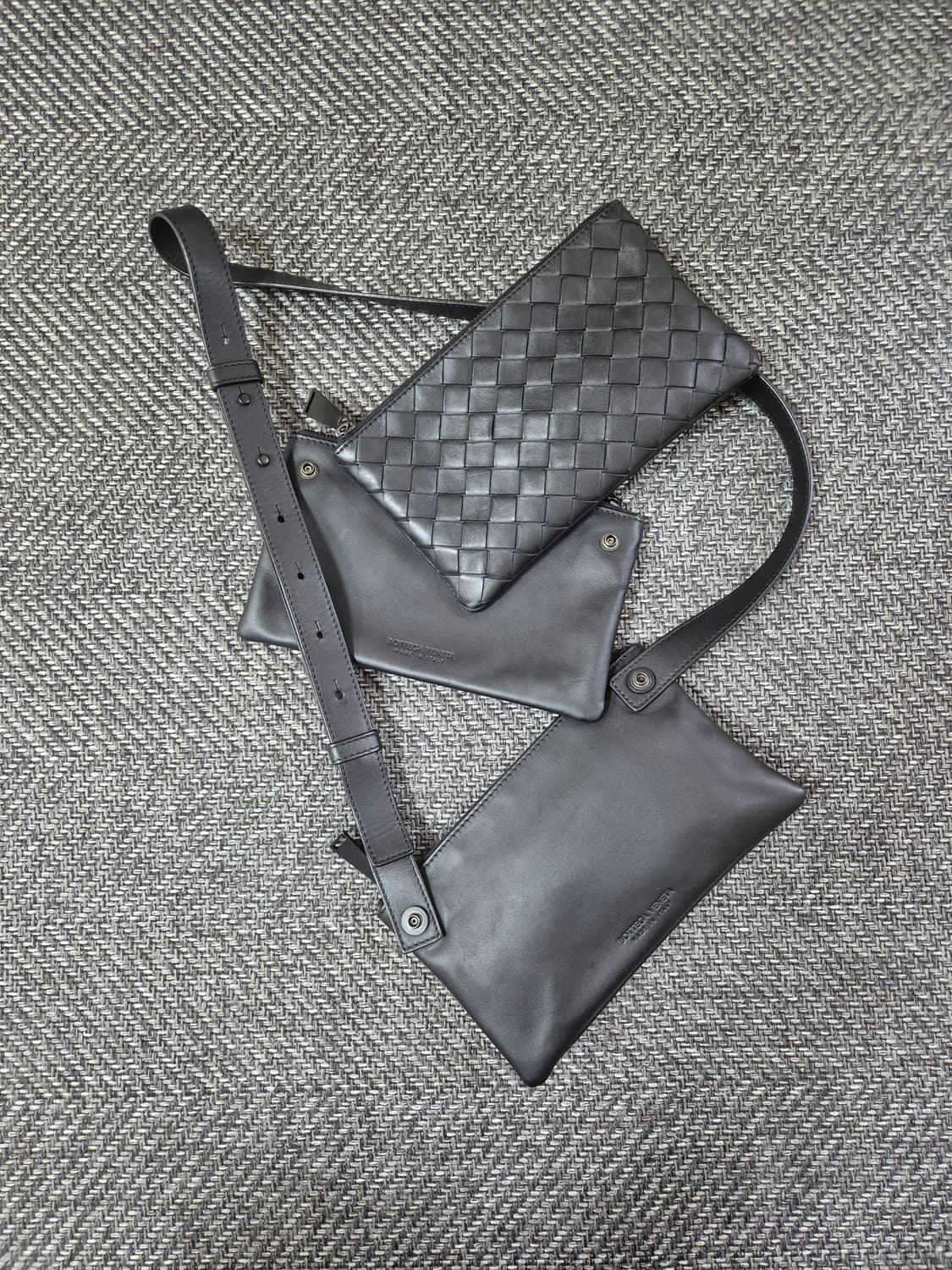 보테가베네타 인트레치아토 트리플 메신저배 상품이미지2