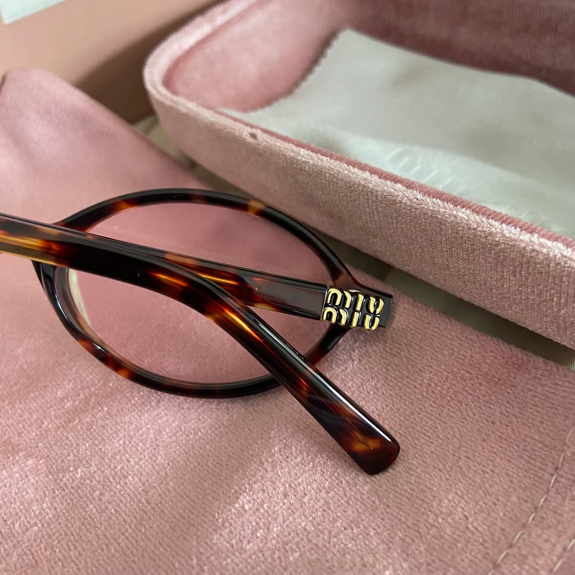 [정품] 미우미우 라운드 안경테 토티스 골드 로고 풀박스 상품이미지2