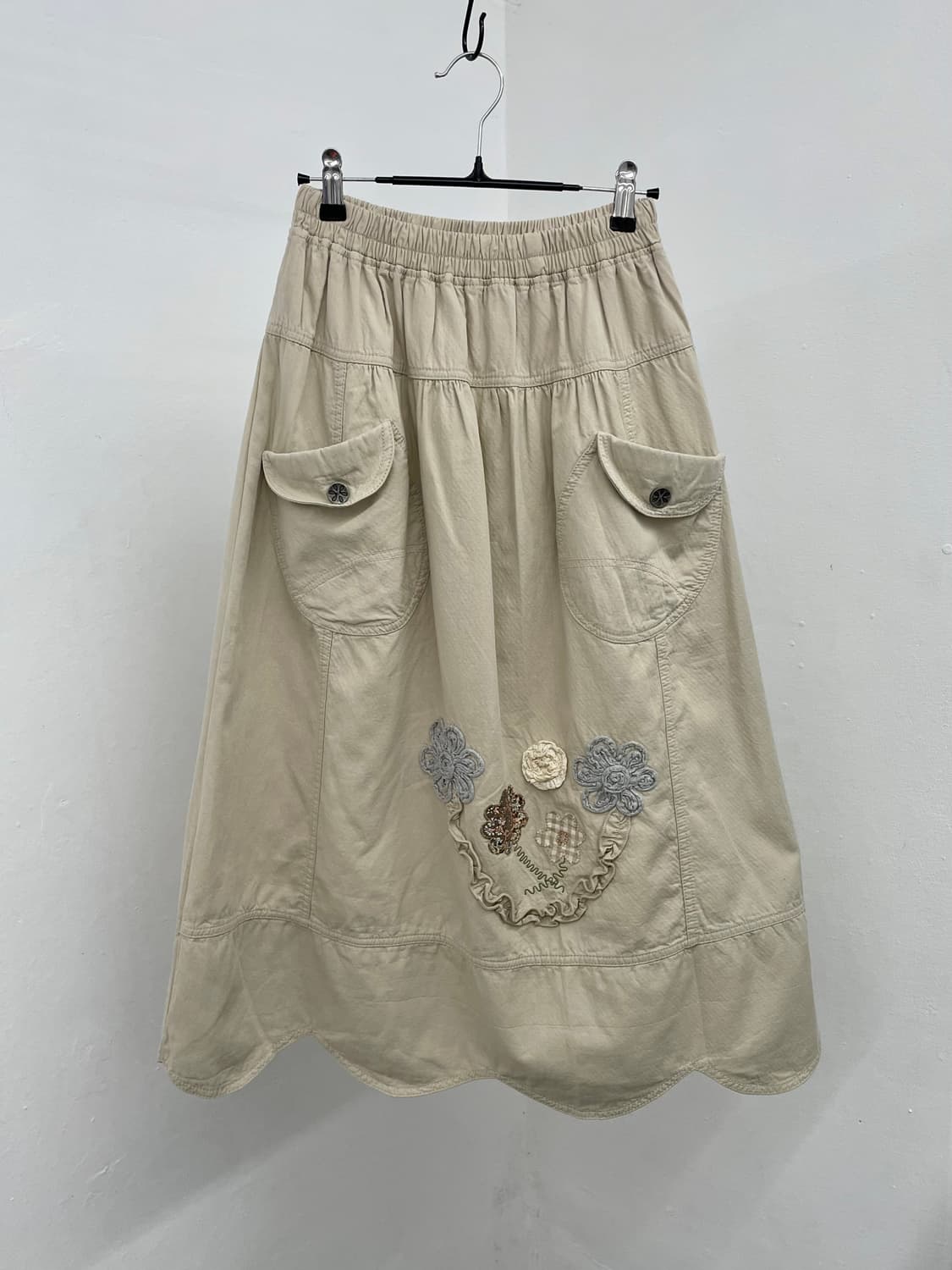 베이지 모리 자수 포켓 스커트 상품이미지1