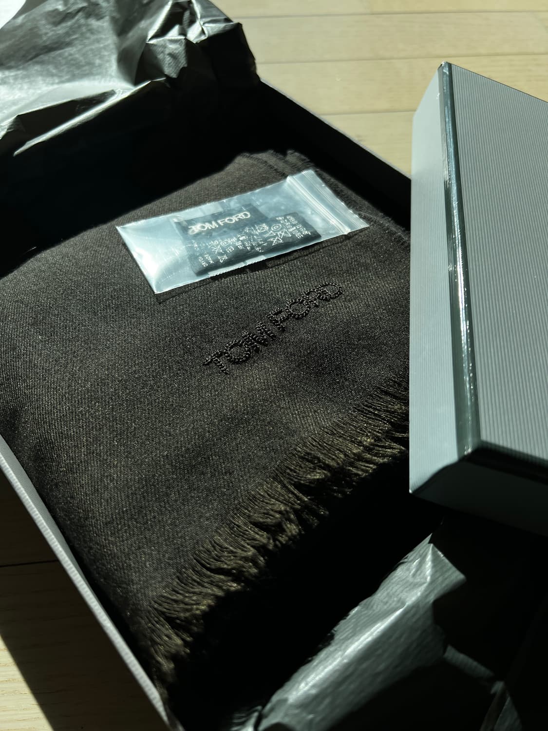 톰포드 울실크 머플러 다크브라운 상품이미지1