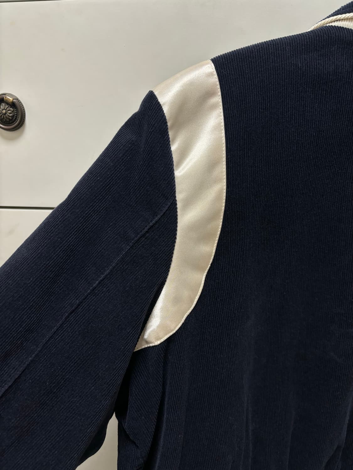 반원아뜰리에 바시티 판매합니다 상품이미지4