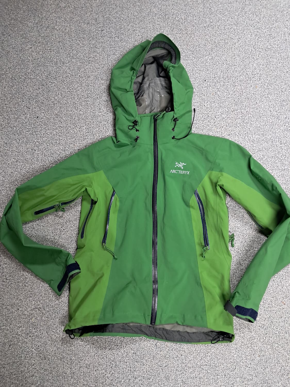 아크테릭스 바람막이 상품이미지1