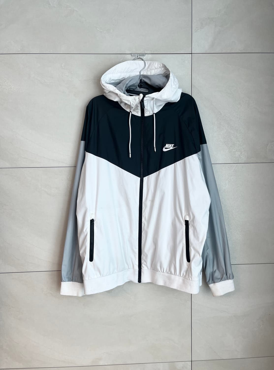 [2XL] 나이키 윈드러너 바람막이 블랙/화이트/그레이  상품이미지1