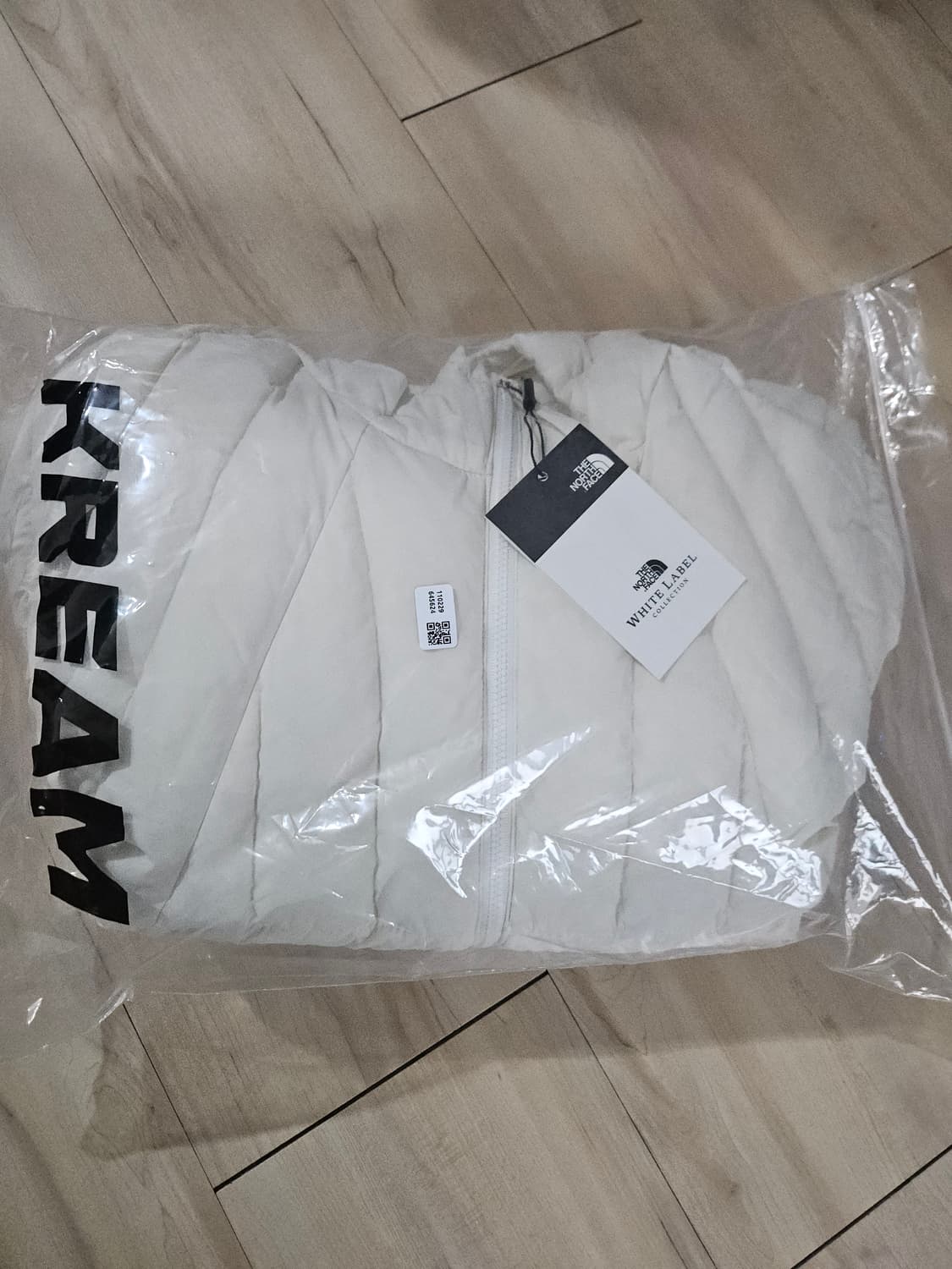 노스페이스 코어라인 다운 자켓 크림 M 새상품 상품이미지2