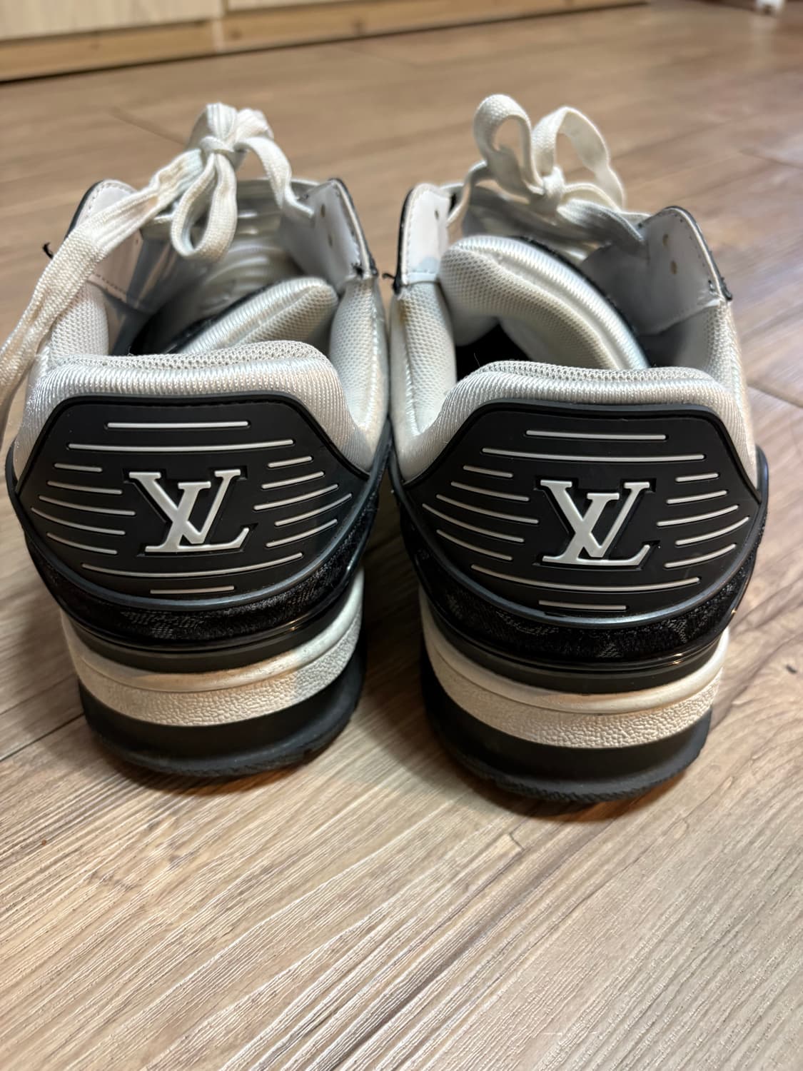 루이비퉁 스니커즈 275~280 상품이미지3