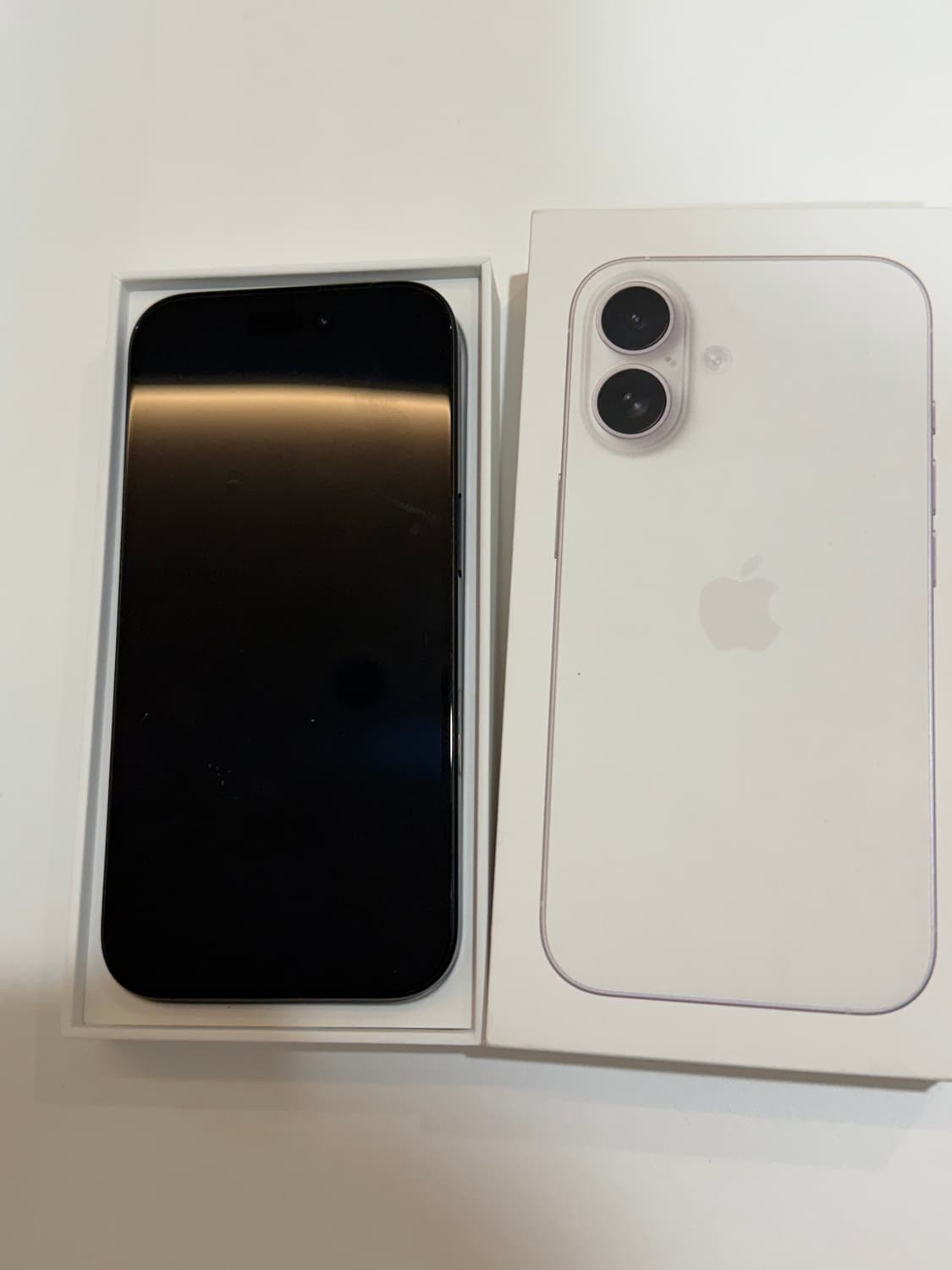 아이폰16 블랙 128기가 상품이미지3