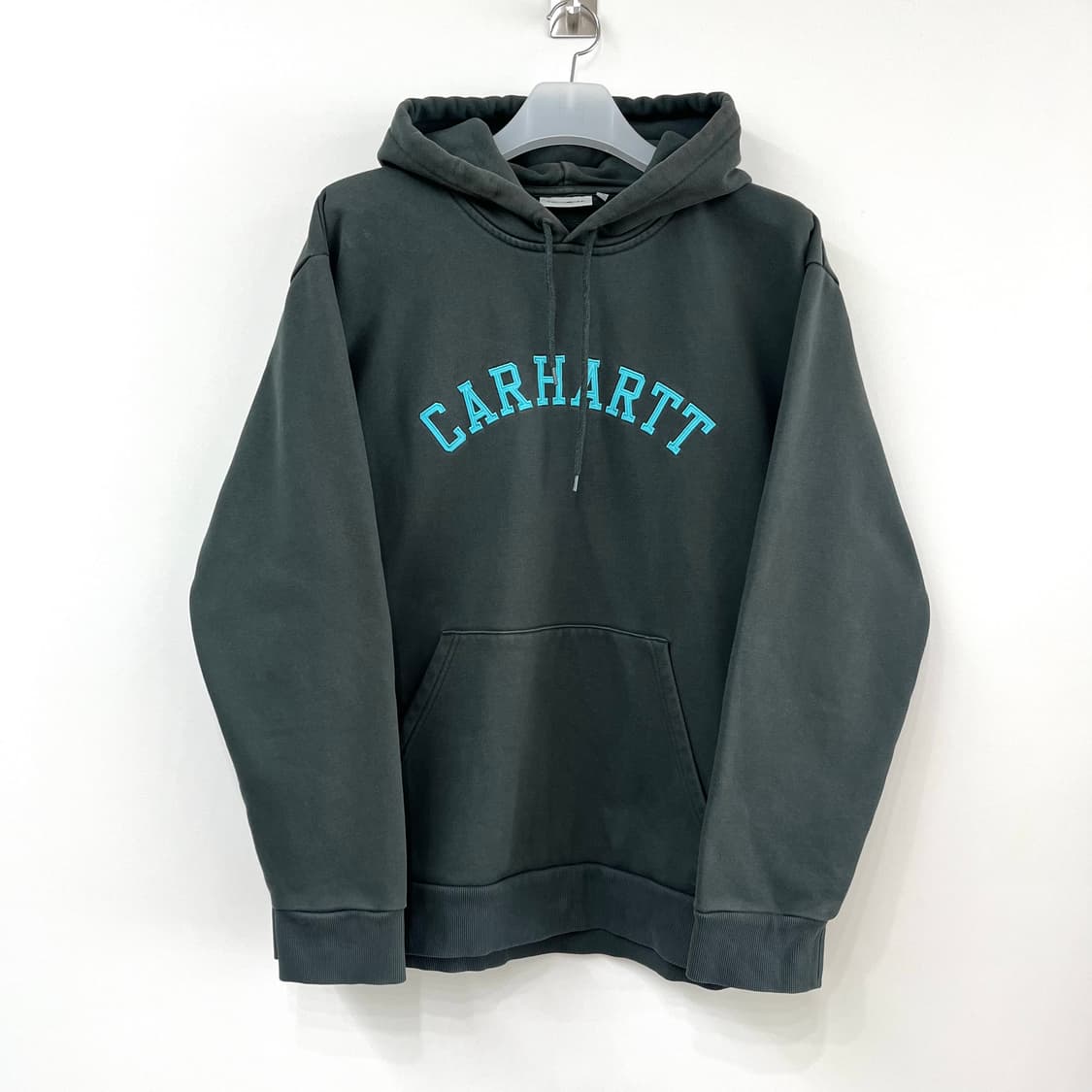 칼하트 WIP 유니버시티 패치 후드티 상품이미지2
