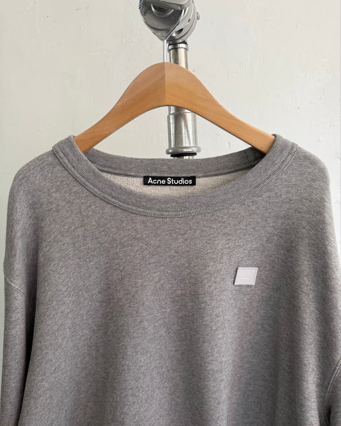 Acne Studios 아크네 스튜디오 페이스로고 그레이컬러 맨투맨 상품이미지5
