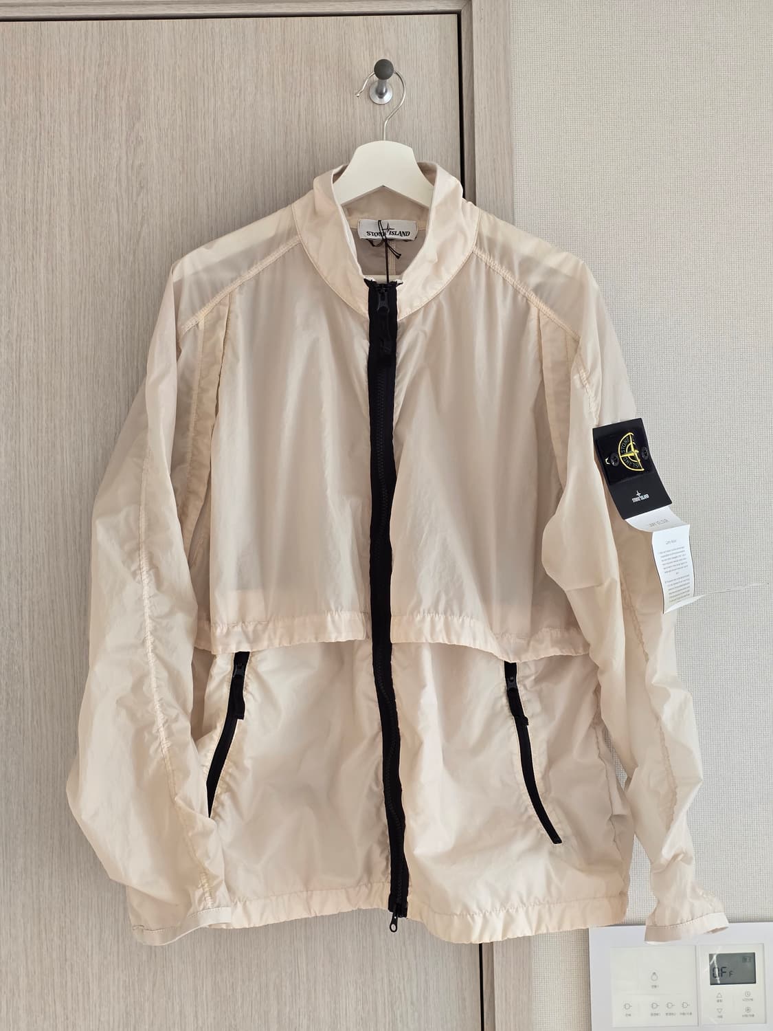 스톤아일랜드 19ss 라미 바람막이 아이보리 XL 상품이미지1