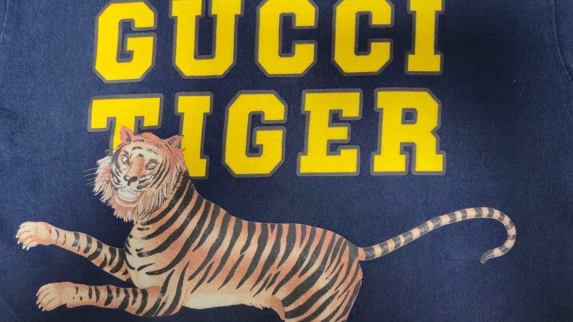 구찌 타이거 프린트 네이비 반팔 티셔츠 상품이미지4