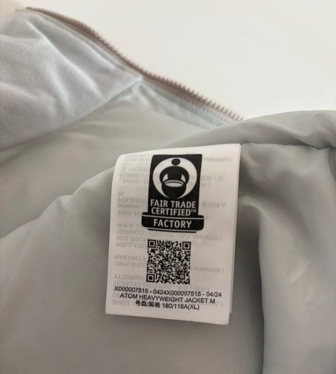 아크테릭스 아톰 헤비웨이트 자켓 XL 사이즈  상태 8.5/10  사진찍 상품이미지3