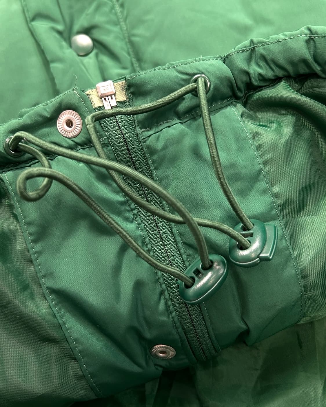 아디다스 00‘s 로고 그린 푸퍼 패딩 상품이미지6