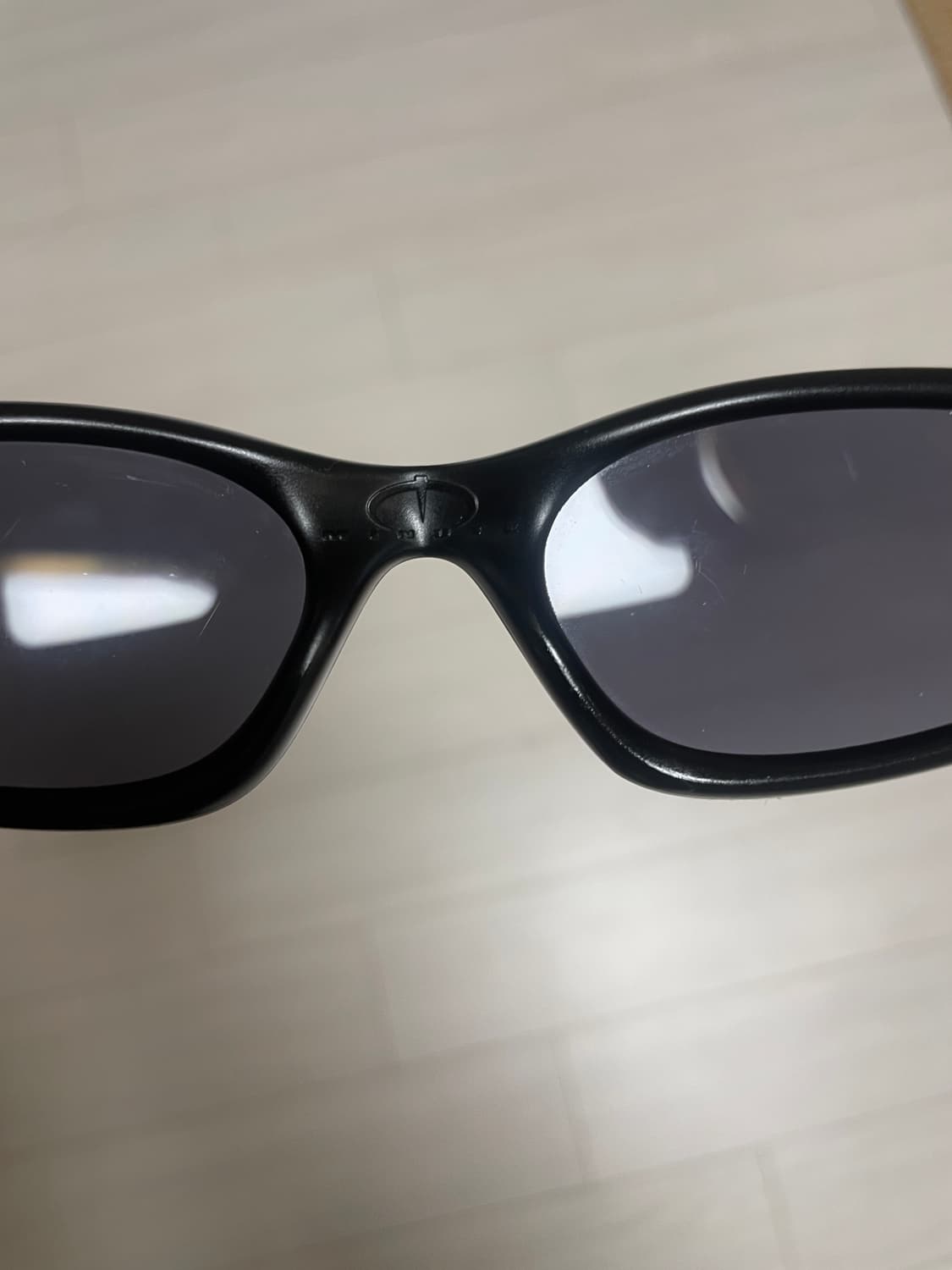 오클리 미뉴트 매트블랙 선글라스 상품이미지7