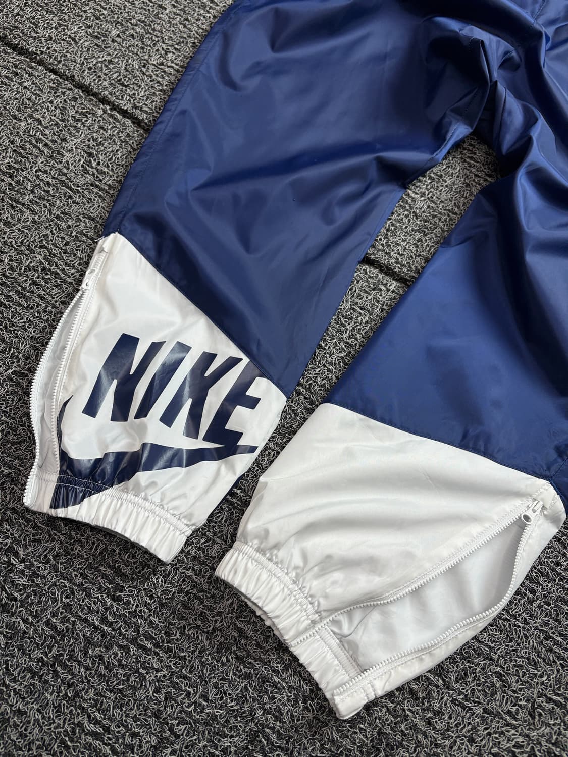 나이키 빅로고 윈드러너 라인드 우븐 조거 팬츠 2201 상품이미지4