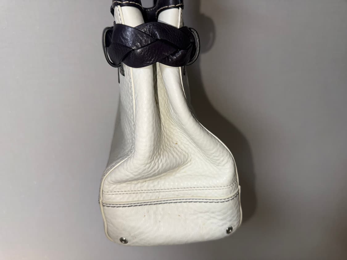 코치 아이보리 버클 가죽 숄더백 상품이미지6