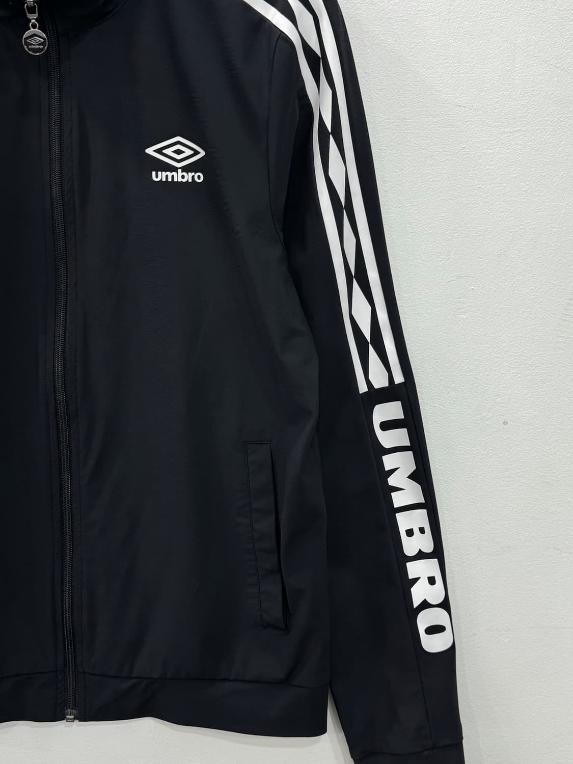 엄브로 사이드라인 바람막이 상품이미지2