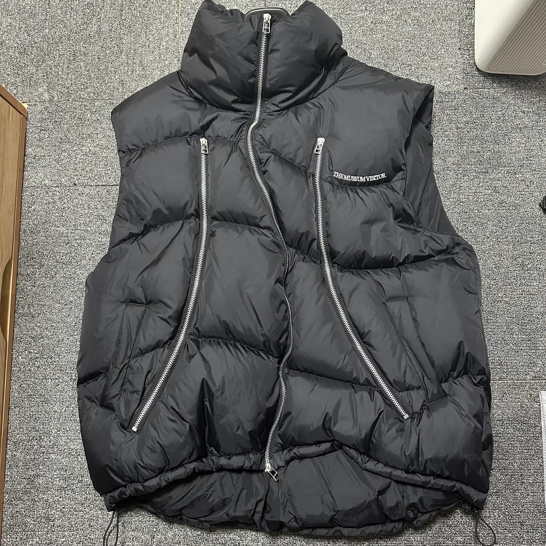 더뮤지엄비지터 패딩조끼 L 상품이미지1