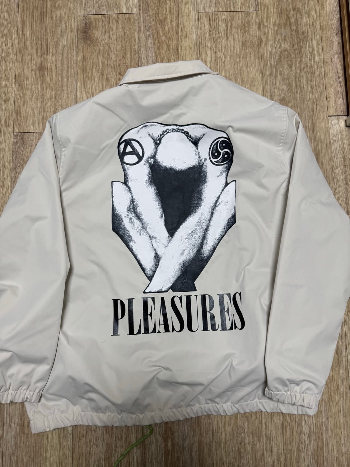 xl) PLEASURES 플레져스 코치 자켓 아이보리 상품이미지3