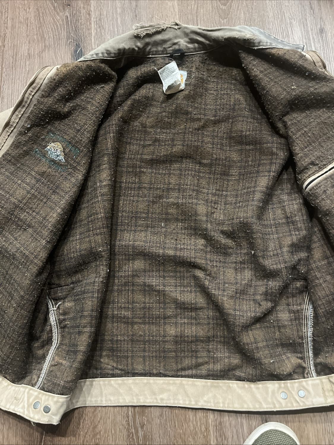 칼하트 J97 디트로이트 마운틴 캣 컨스트럭션 커스텀 자켓 새들 상품이미지4