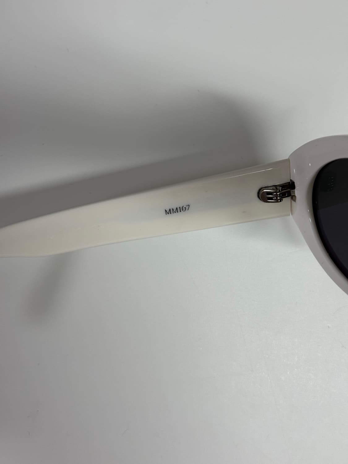 젠틀몬스터 x 메종마르지엘라 MM107 화이트 상품이미지5