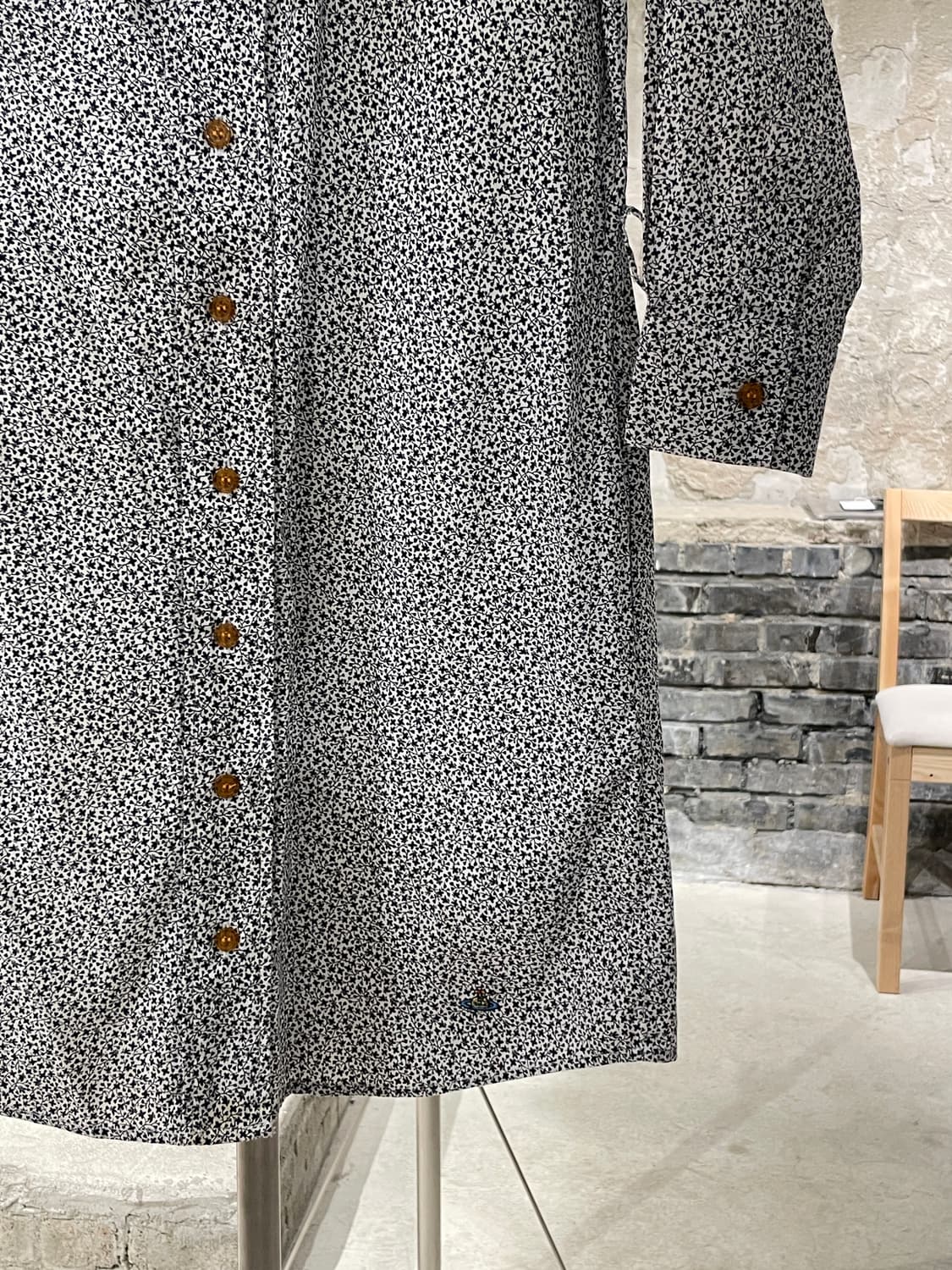 비비안 웨스트우드 레드라벨 플로랄 orb 로고 미니 원피스 상품이미지5