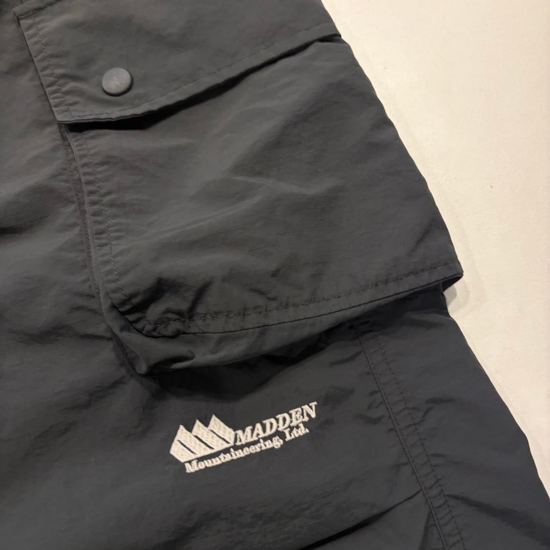 [M] MADDEN 매든 나일론 카고 팬츠 그레이 D459 상품이미지4